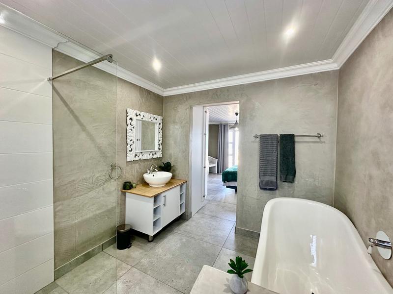 To Let 4 Bedroom Property for Rent in Pinnacle Point Golf Estate Western Cape